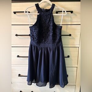 Lulu’s navy blue floral midi dress